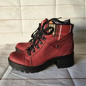 Dromedaris Women's Kodiak Tartan Wine Boots